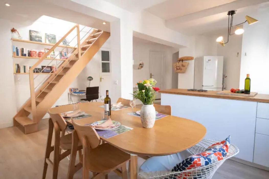 Magnifique Appartement De Charme Avec Vue Sur Le Palais Des Papes A Avignon Wifi Gratuit Ngoại thất bức ảnh