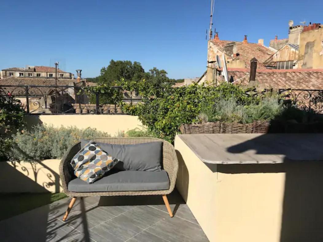 Magnifique Appartement De Charme Avec Vue Sur Le Palais Des Papes A Avignon Wifi Gratuit Ngoại thất bức ảnh