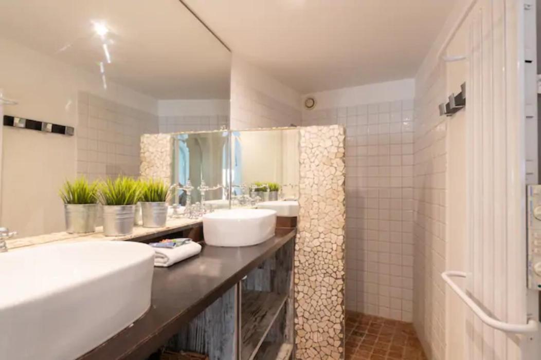 Magnifique Appartement De Charme Avec Vue Sur Le Palais Des Papes A Avignon Wifi Gratuit Ngoại thất bức ảnh