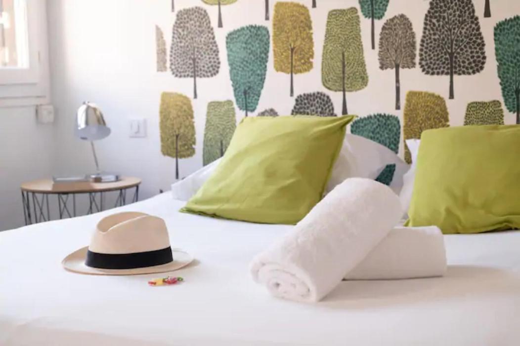 Magnifique Appartement De Charme Avec Vue Sur Le Palais Des Papes A Avignon Wifi Gratuit Ngoại thất bức ảnh