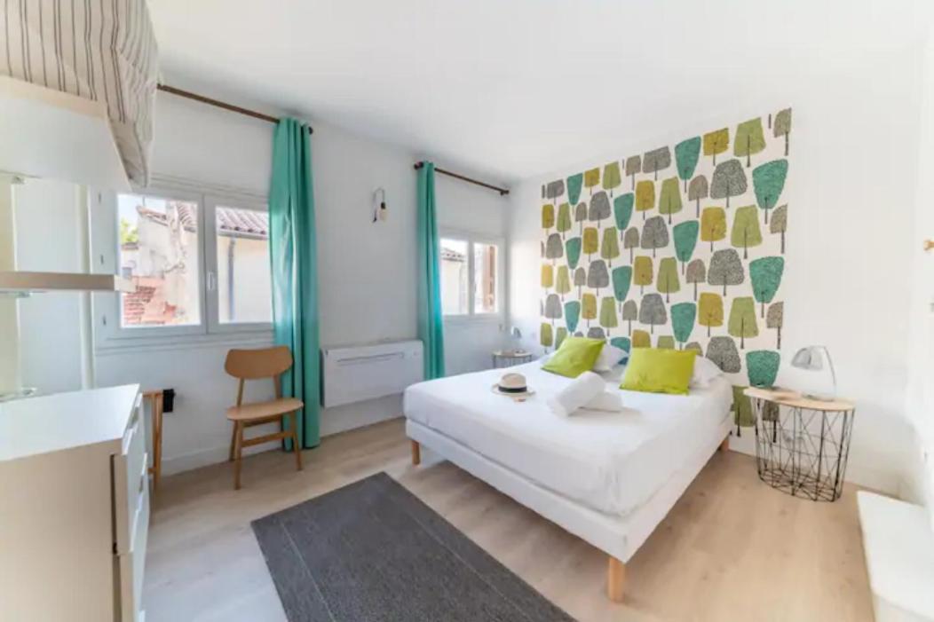 Magnifique Appartement De Charme Avec Vue Sur Le Palais Des Papes A Avignon Wifi Gratuit Ngoại thất bức ảnh